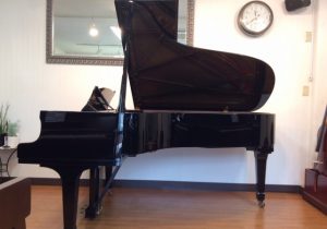 STEINWAY&SONS B211