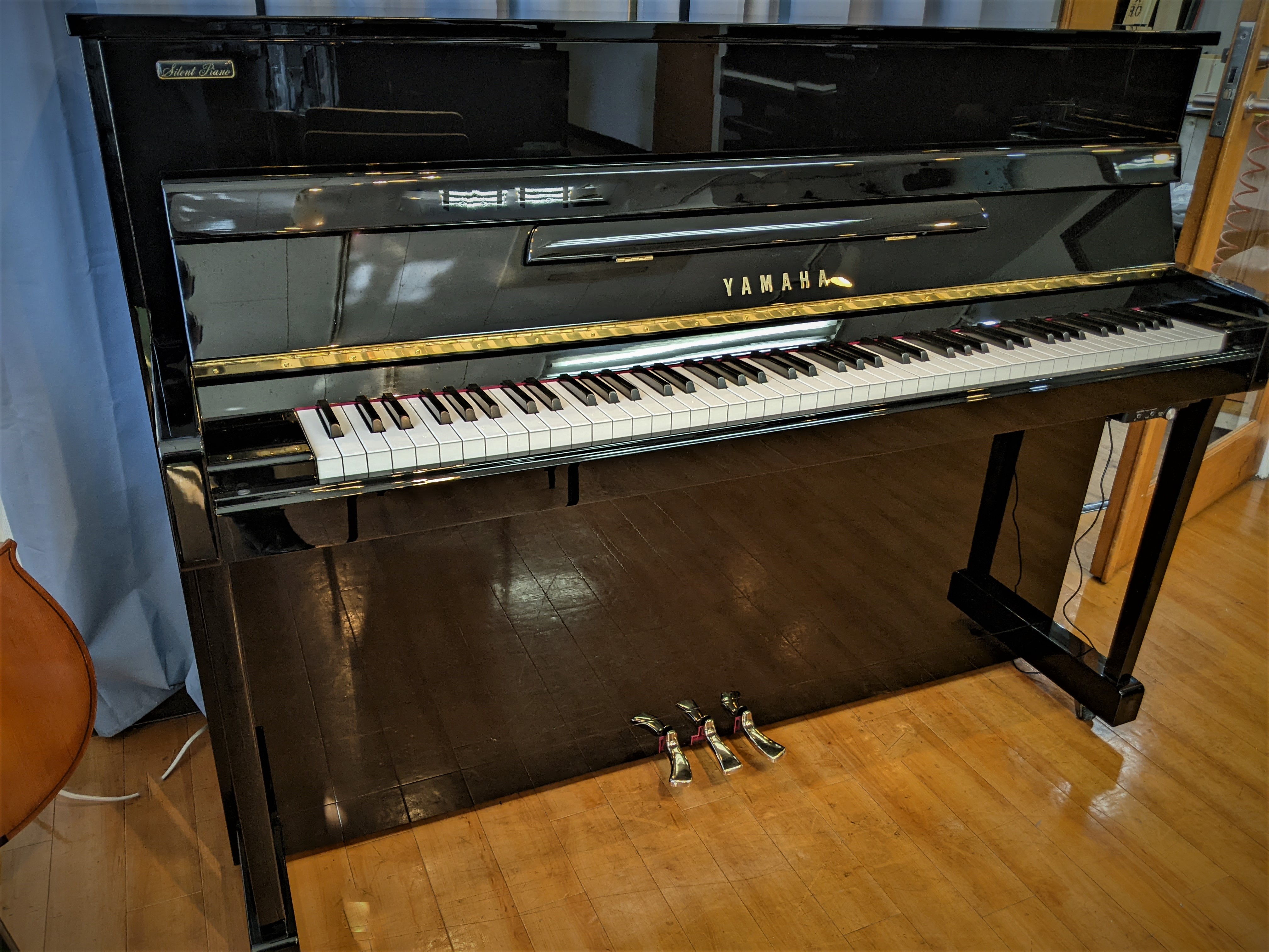 中古アップライトピアノ　YAMAHA（ヤマハ）U5AS　消音機能付き