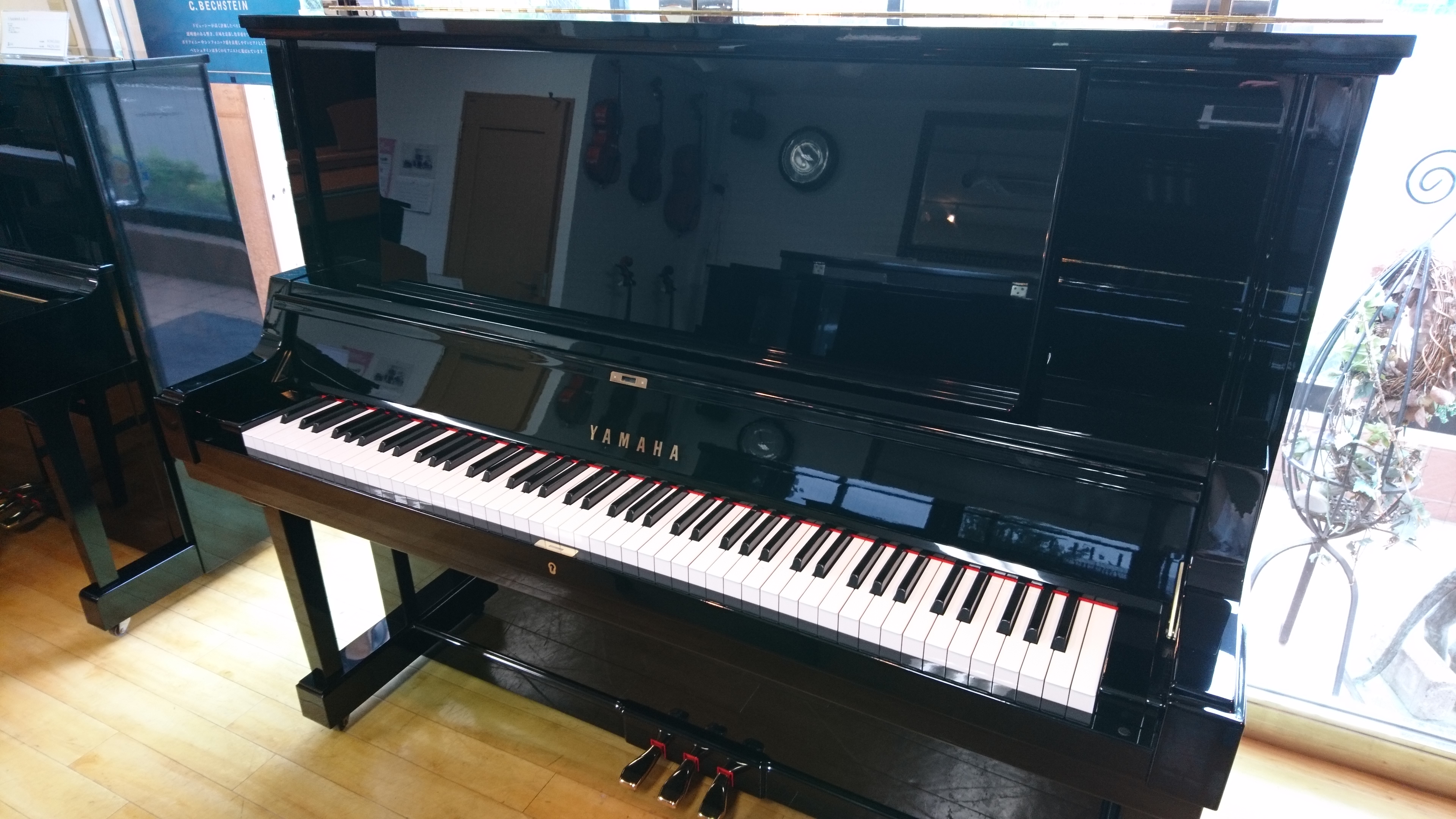 中古アップライトピアノ　YAMAHA（ヤマハ）YUA